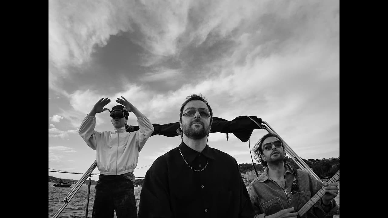 Islandman - Sesler (Official Video)